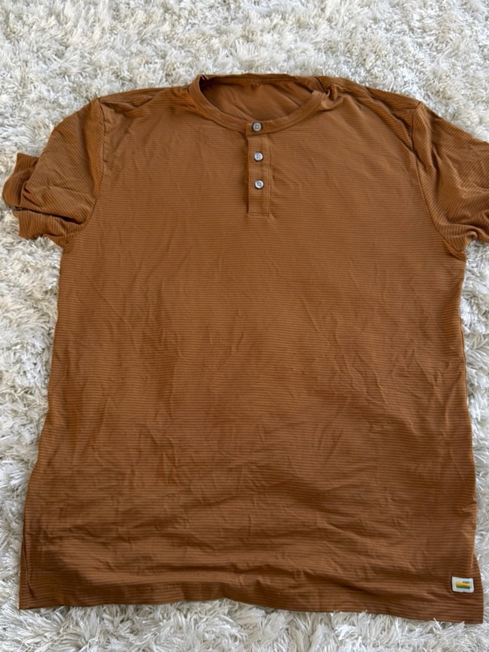 Vuori Men's Rust Brown Short Sleeve Henley